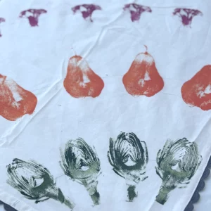 talleres Fundacion MIlu mantel pintado con frutas